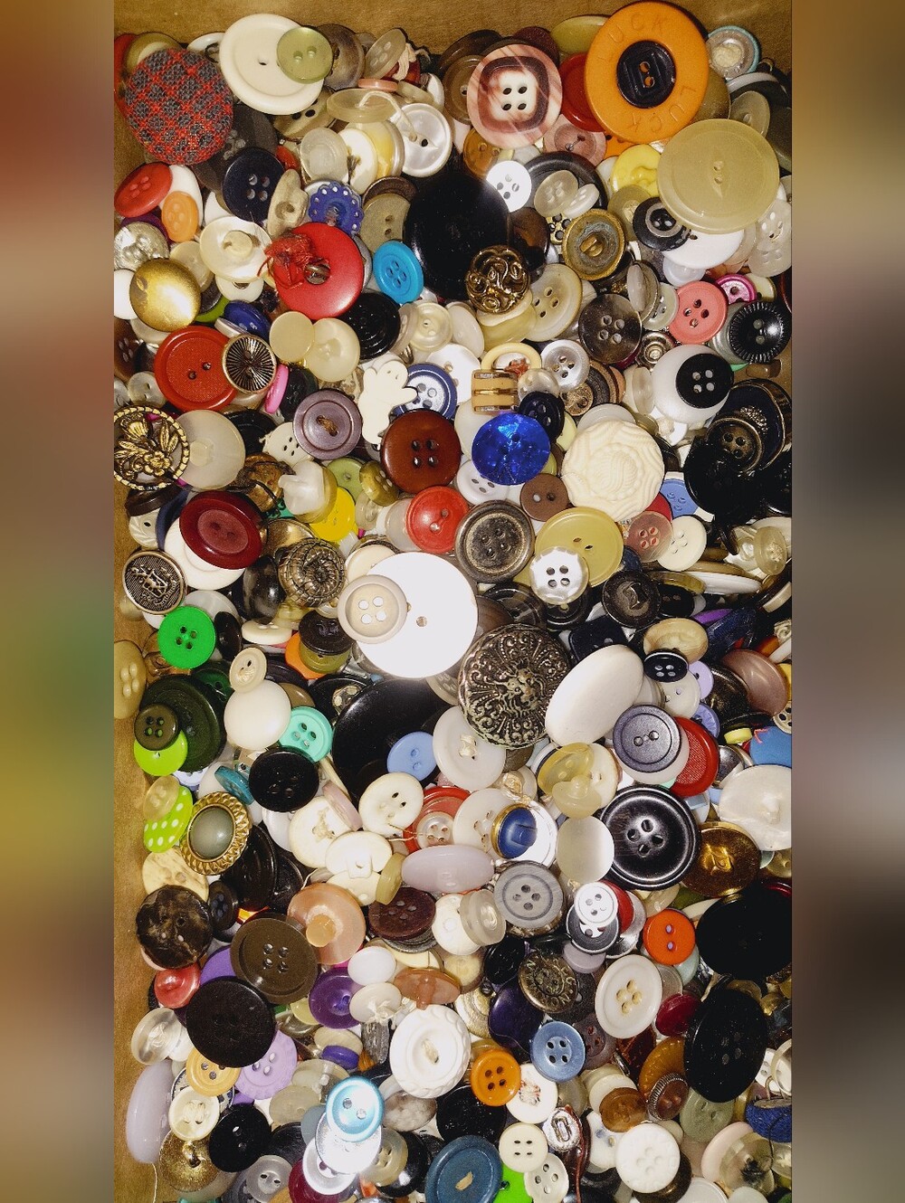 Mixed Vintage Buttons 12 Oz Assortment - Multicolor
